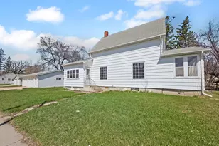 301 Duluth Ave N, Thief River Falls, MN 56701 - Photo 23