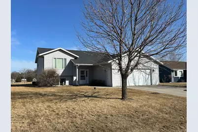 1612 SW Richland Ave, Willmar, MN 56201 - Photo 1