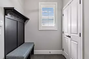 9264 Hawkcrest Ct, Chanhassen, MN 55317 - Photo 17