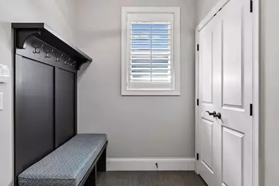 9264 Hawkcrest Court, Chanhassen, MN 55317 - Photo 15