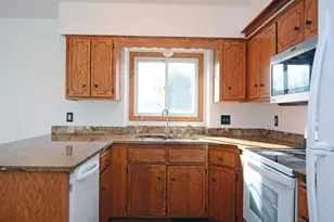 7581 23rd St N, Oakdale, MN 55128 - Photo 9