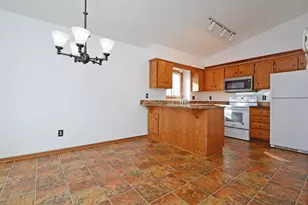 7581 23rd St N, Oakdale, MN 55128 - Photo 5