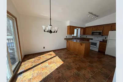 7581 23rd Street N, Oakdale, MN 55128 - Photo 5