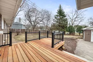 13529 Arthur St W, Minnetonka, MN 55305 - Photo 5