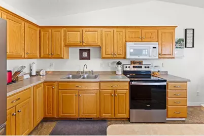 1101 39th Avenue S, Moorhead, MN 56560 - Photo 5