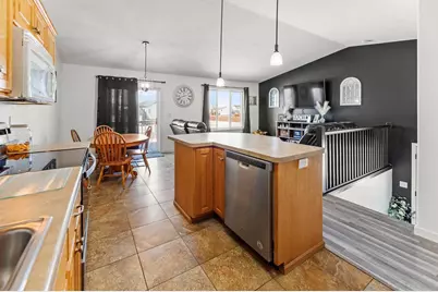 1101 39th Avenue S, Moorhead, MN 56560 - Photo 7