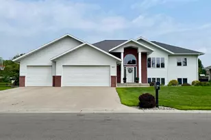 1410 Mendenhall Ave, Breckenridge, MN 56520 - Photo 1