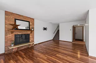 2010 Arkwright St, Maplewood, MN 55117 - Photo 7