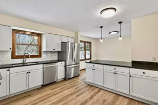 2700 Crestwood Cir, Hopkins, MN 55305 - Photo 21