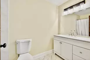 2700 Crestwood Cir, Hopkins, MN 55305 - Photo 31