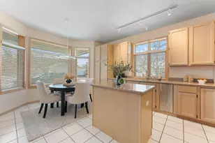 8945 Hilloway Rd, Eden Prairie, MN 55347 - Photo 9