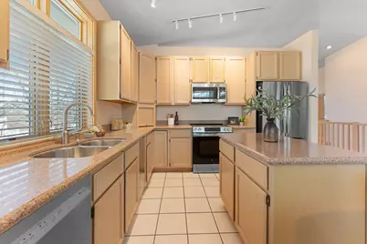 8945 Hilloway Road, Eden Prairie, MN 55347 - Photo 11