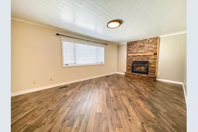 336 E Cherry Avenue, Fergus Falls, MN 56537 - Photo 5