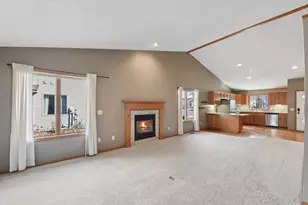 915 Lucille Ct, River Falls, WI 54022 - Photo 7