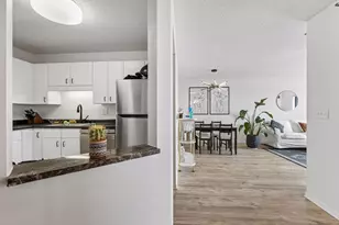 78 10th St E, Saint Paul, MN 55101 - Photo 9