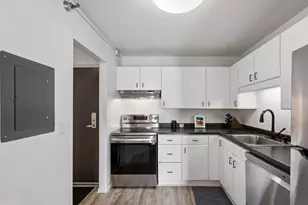 78 10th St E, Saint Paul, MN 55101 - Photo 9