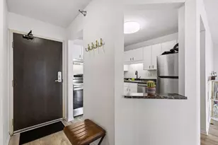 78 10th St E, Saint Paul, MN 55101 - Photo 3