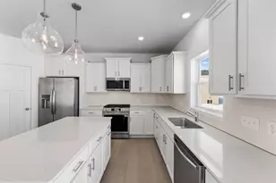 20318 Gadget Cir, Lakeville, MN 55044 - Photo 3