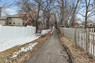 553 Hawthorn Rd, Circle Pines, MN 55014 - Photo 9