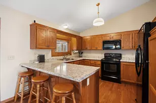 553 Hawthorn Rd, Circle Pines, MN 55014 - Photo 11