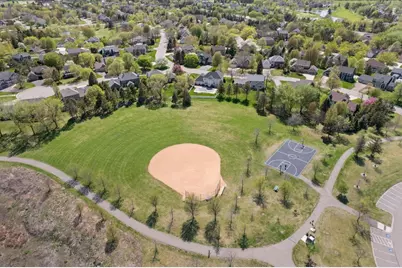 10592 Hawthorn Trail, Woodbury, MN 55129 - Photo 57