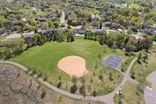 10592 Hawthorn Trail, Woodbury, MN 55129 - Photo 57