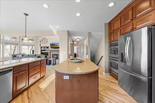 10592 Hawthorn Trail, Woodbury, MN 55129 - Photo 9