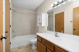 955 Santa Vera Dr, Chanhassen, MN 55317 - Photo 19