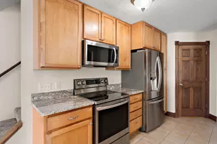 955 Santa Vera Dr, Chanhassen, MN 55317 - Photo 5