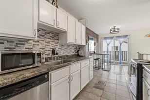 4874 Grenwich Trail N, Oakdale, MN 55128 - Photo 11