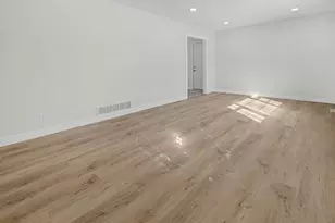 809 Oak Ridge Point NE, Blaine, MN 55434 - Photo 9