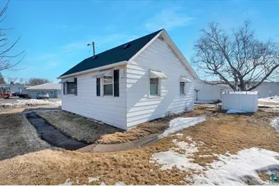 3914 Grand Avenue, Duluth, MN 55807 - Photo 1