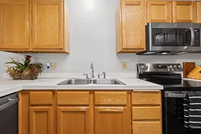 468 Heartland Court, Chanhassen, MN 55317 - Photo 11