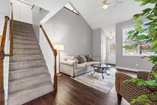 468 Heartland Ct, Chanhassen, MN 55317 - Photo 5