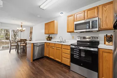 468 Heartland Court, Chanhassen, MN 55317 - Photo 9