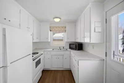 646 E Rose Street, Owatonna, MN 55060 - Photo 5