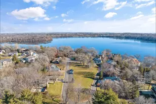 321 Deerfoot Trail, Chanhassen, MN 55317 - Photo 3