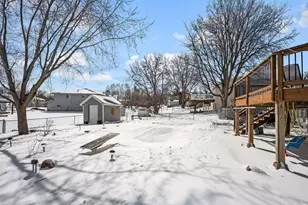 1061 Hillcrest Dr, Woodbury, MN 55125 - Photo 29