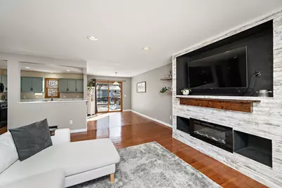 1061 Hillcrest Drive, Woodbury, MN 55125 - Photo 5