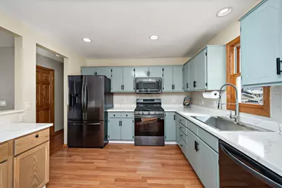 1061 Hillcrest Drive, Woodbury, MN 55125 - Photo 13