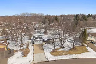 5600 Lindsay St, Golden Valley, MN 55422 - Photo 11