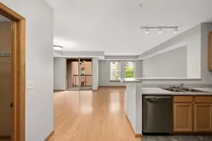 580 N 2nd St, Minneapolis, MN 55401 - Photo 9