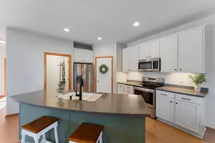 3262 Oak View Dr, Woodbury, MN 55129 - Photo 11