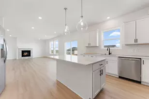 2423 Tyrone Dr, Shakopee, MN 55379 - Photo 5