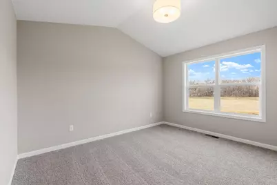 4712 5th Street NE, Saint Cloud, MN 56304 - Photo 9