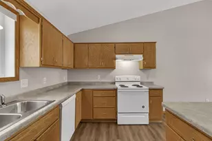 216 Appaloosa Ct, Braham, MN 55006 - Photo 5