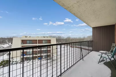 2465 Londin Lane E #401, Maplewood, MN 55119 - Photo 23