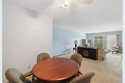 2465 Londin Lane E #401, Maplewood, MN 55119 - Photo 15