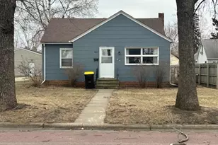 823 Columbus Ave, Westbrook, MN 56183 - Photo 1