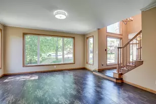 8973 Knoble Ct, Eden Prairie, MN 55347 - Photo 9